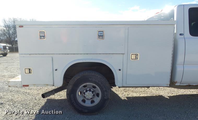 image for item DC7472 2006 Chevrolet Silverado 3500 Ext. Cab pickup truck