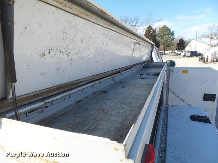 image for item DC7472 2006 Chevrolet Silverado 3500 Ext. Cab pickup truck