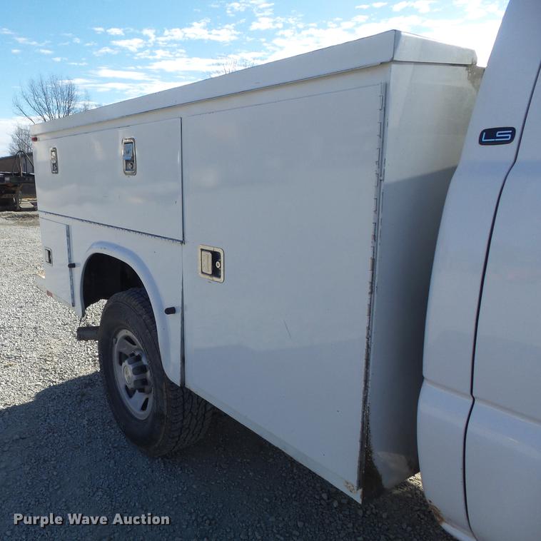 image for item DC7472 2006 Chevrolet Silverado 3500 Ext. Cab pickup truck