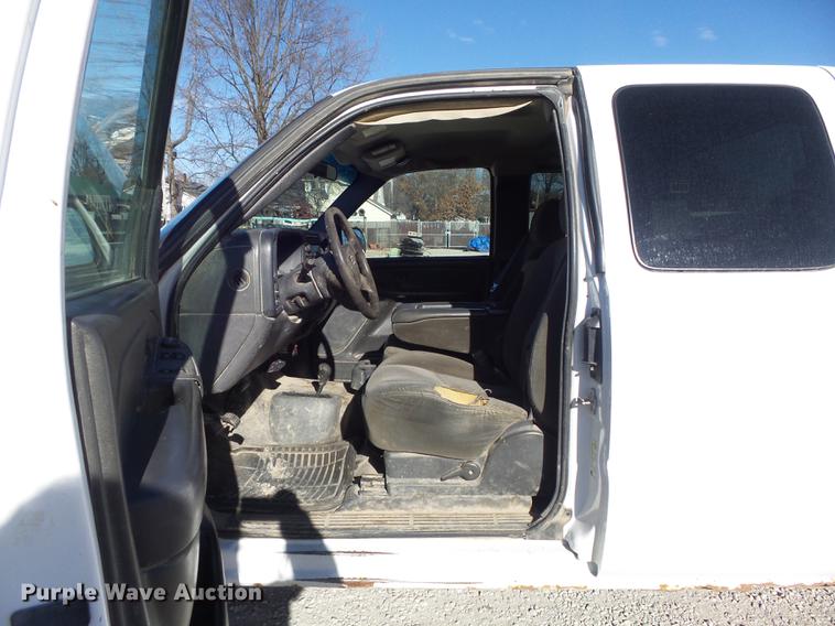 image for item DC7472 2006 Chevrolet Silverado 3500 Ext. Cab pickup truck