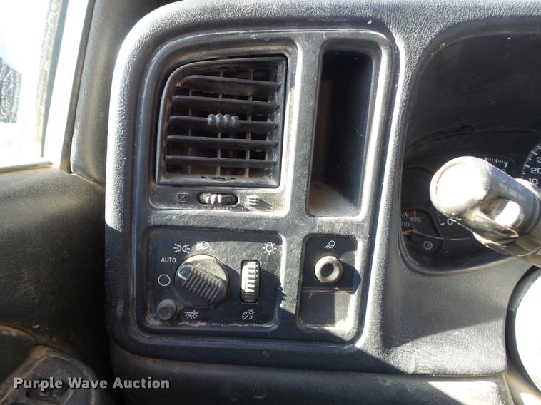 image for item DC7472 2006 Chevrolet Silverado 3500 Ext. Cab pickup truck