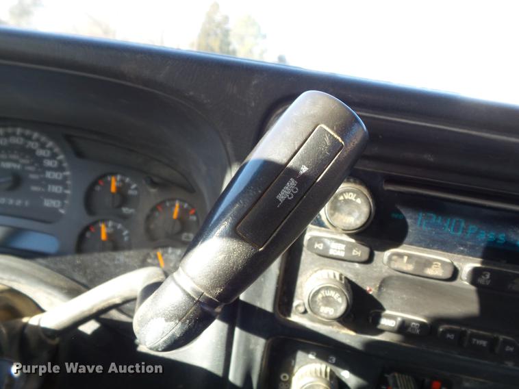 image for item DC7472 2006 Chevrolet Silverado 3500 Ext. Cab pickup truck