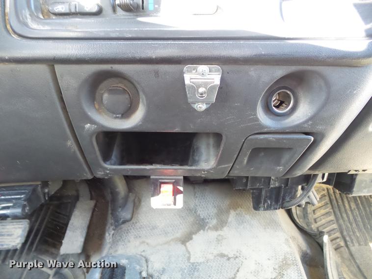 image for item DC7472 2006 Chevrolet Silverado 3500 Ext. Cab pickup truck