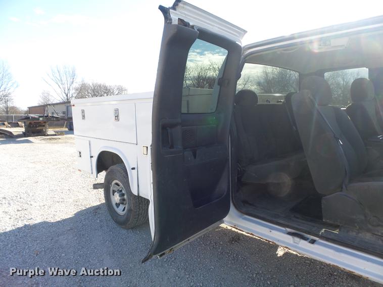 image for item DC7472 2006 Chevrolet Silverado 3500 Ext. Cab pickup truck