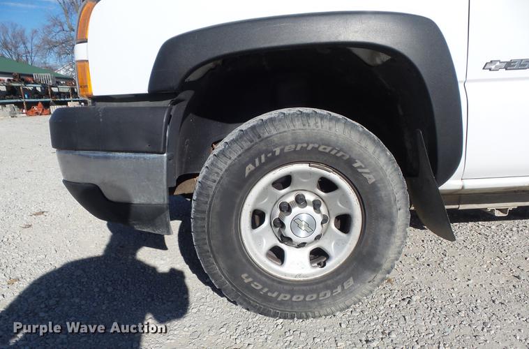 image for item DC7472 2006 Chevrolet Silverado 3500 Ext. Cab pickup truck