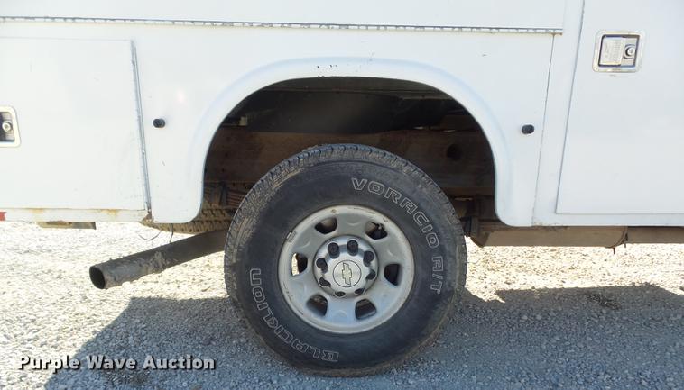 image for item DC7472 2006 Chevrolet Silverado 3500 Ext. Cab pickup truck