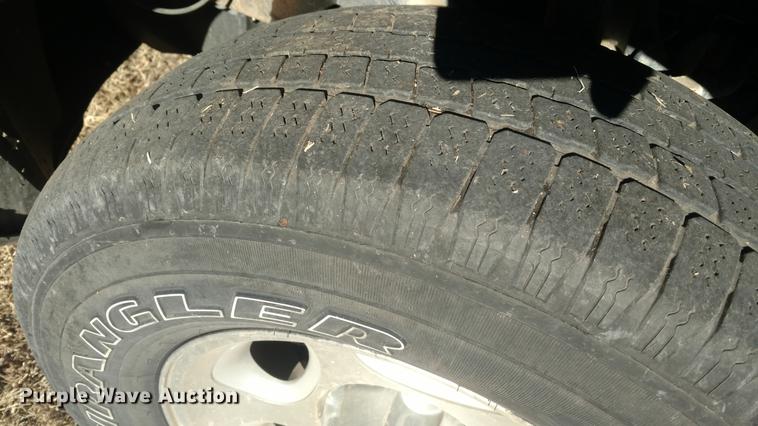 image for item DI9942 2003 Ford Explorer Sport Trac