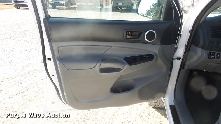 image for item DK9195 2012 Toyota Tacoma pickup truck