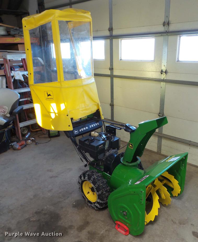 image for item DZ9156 John Deere 828D snow blower