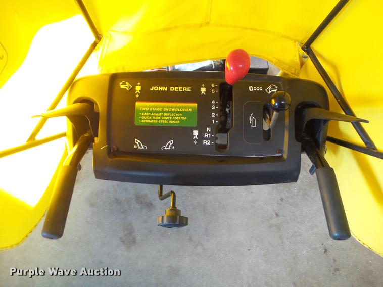 image for item DZ9156 John Deere 828D snow blower