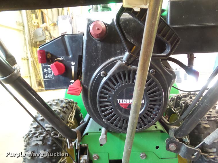 image for item DZ9156 John Deere 828D snow blower