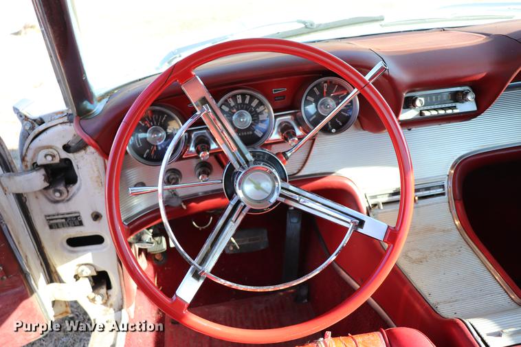 image for item EC9296 1962 Ford Thunderbird