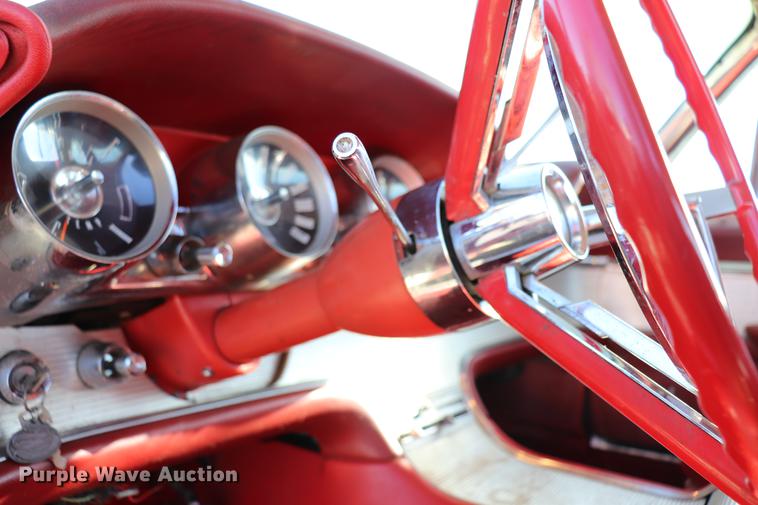 image for item EC9296 1962 Ford Thunderbird