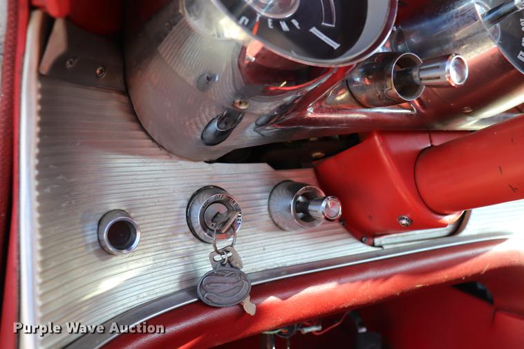 image for item EC9296 1962 Ford Thunderbird