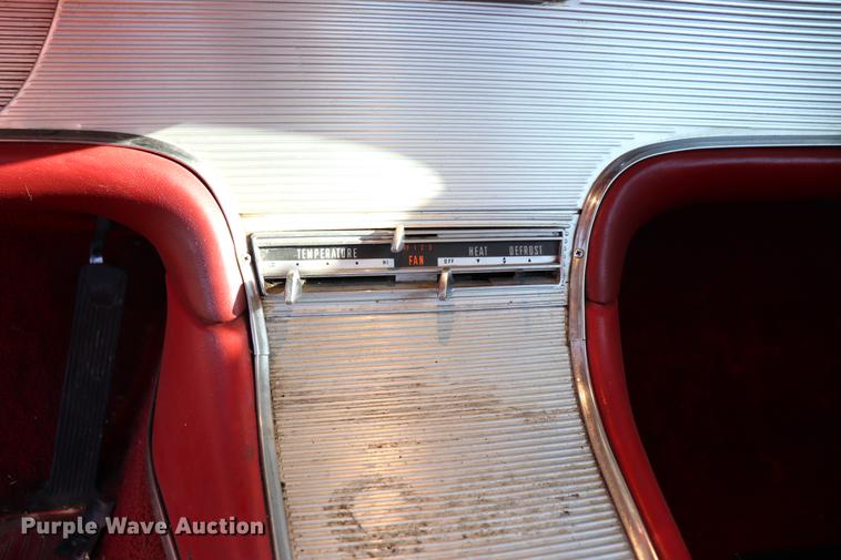 image for item EC9296 1962 Ford Thunderbird