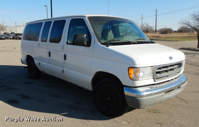 image for item J5557 2001 Ford E150 XL van