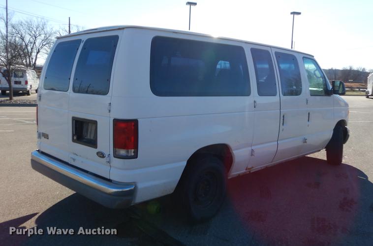 image for item J5557 2001 Ford E150 XL van