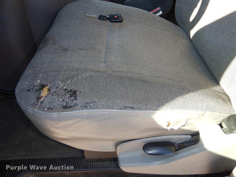 image for item J5557 2001 Ford E150 XL van