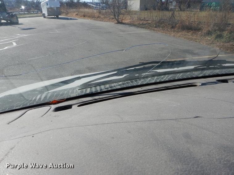 image for item J5557 2001 Ford E150 XL van