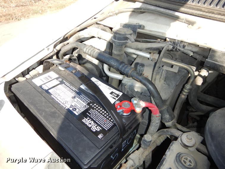 image for item J5557 2001 Ford E150 XL van