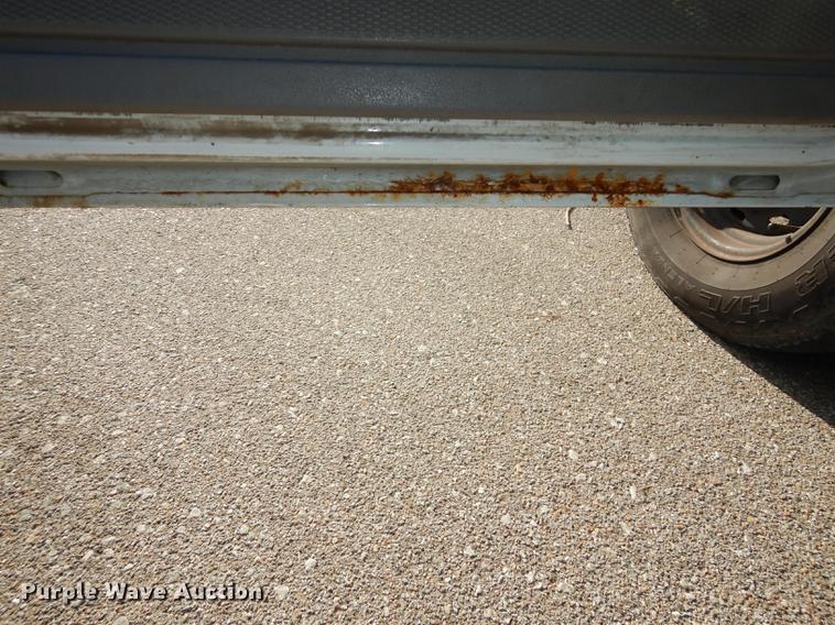 image for item J5557 2001 Ford E150 XL van