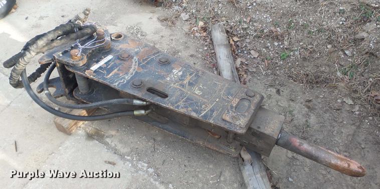 image for item CC9725 2011 John Deere HH60 breaker