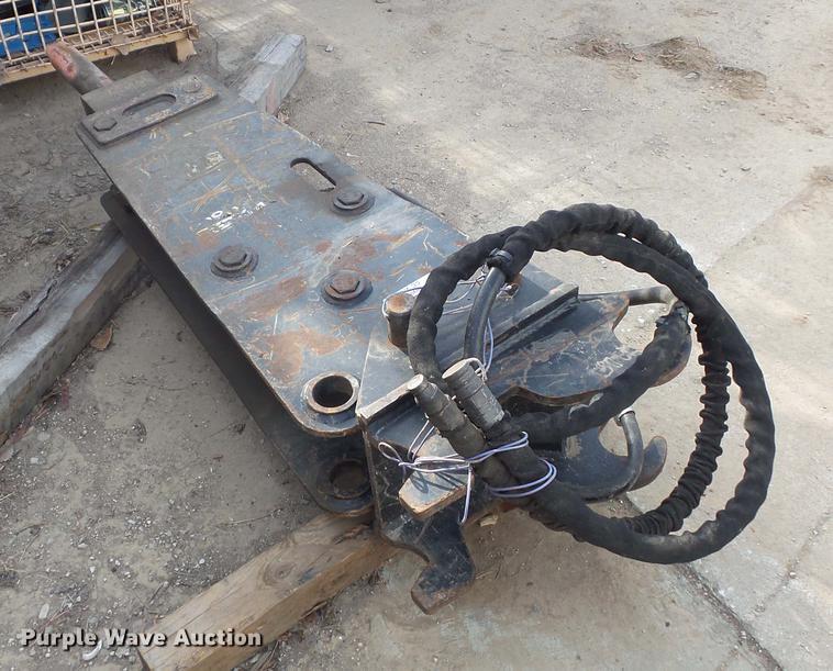 image for item CC9725 2011 John Deere HH60 breaker