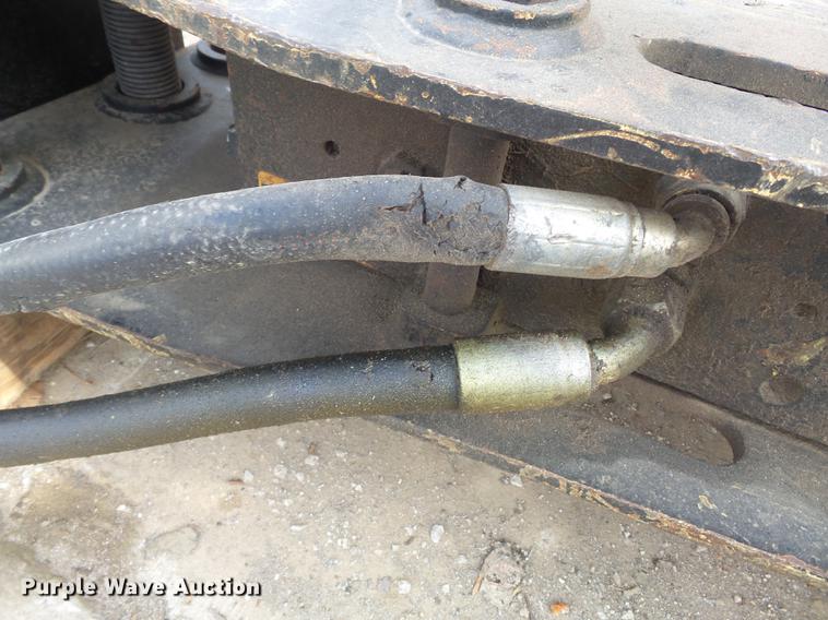 image for item CC9725 2011 John Deere HH60 breaker