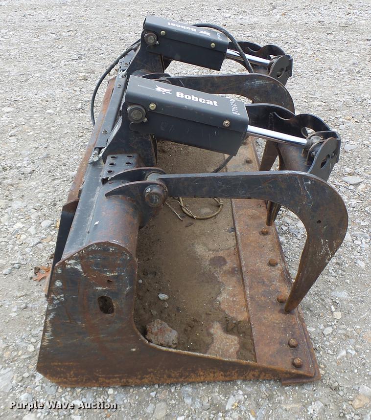 image for item DB9841 2011 Bobcat GRPL74 grapple bucket