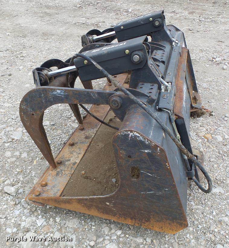 image for item DB9841 2011 Bobcat GRPL74 grapple bucket
