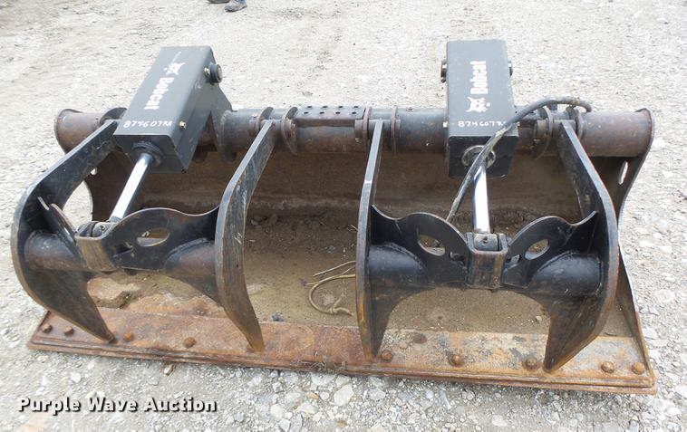 image for item DB9841 2011 Bobcat GRPL74 grapple bucket