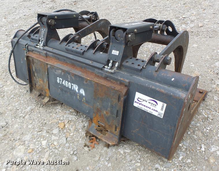 image for item DB9841 2011 Bobcat GRPL74 grapple bucket