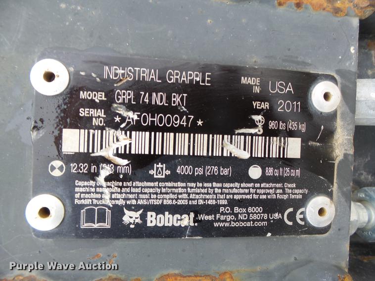 image for item DB9841 2011 Bobcat GRPL74 grapple bucket