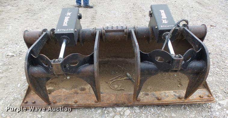 image for item DB9841 2011 Bobcat GRPL74 grapple bucket