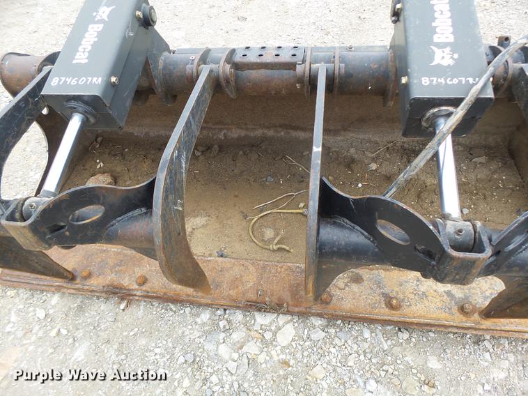 image for item DB9841 2011 Bobcat GRPL74 grapple bucket