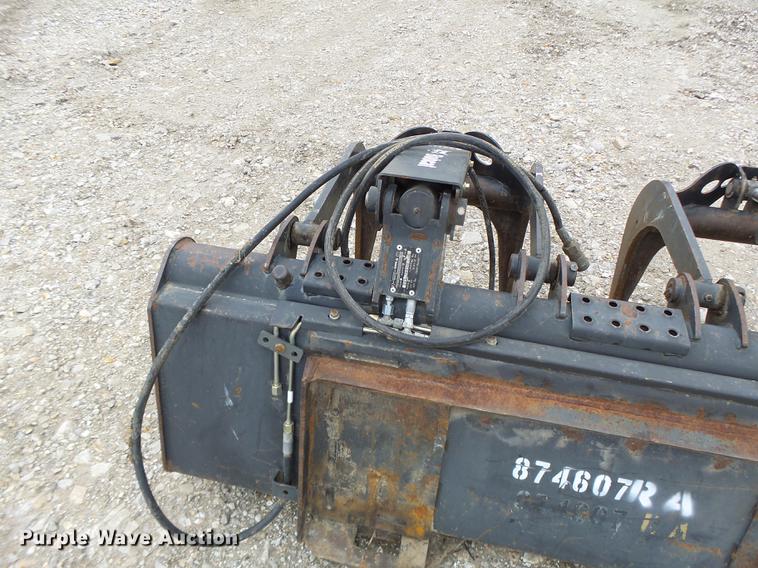 image for item DB9841 2011 Bobcat GRPL74 grapple bucket