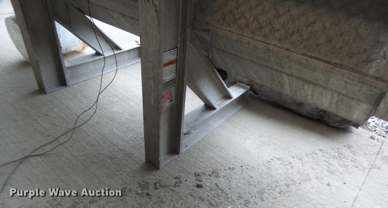 image for item DB9847 Merritt aluminum headache rack