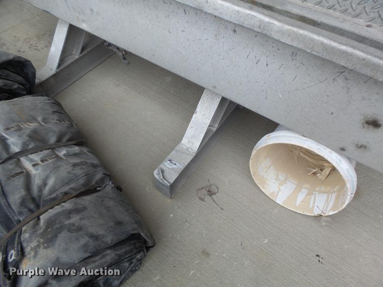 image for item DB9847 Merritt aluminum headache rack