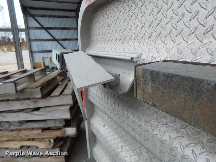 image for item DB9847 Merritt aluminum headache rack