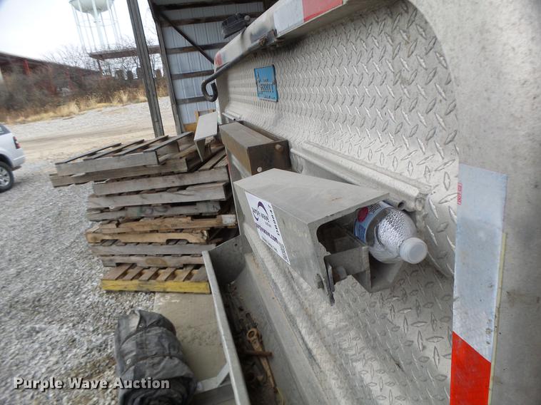 image for item DB9847 Merritt aluminum headache rack