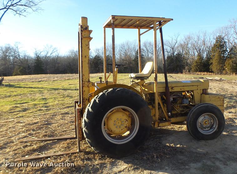 image for item DB9861 Massey-Ferguson 204 forklift