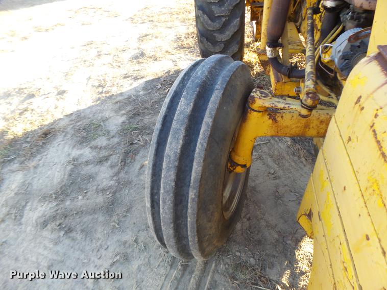 image for item DB9861 Massey-Ferguson 204 forklift