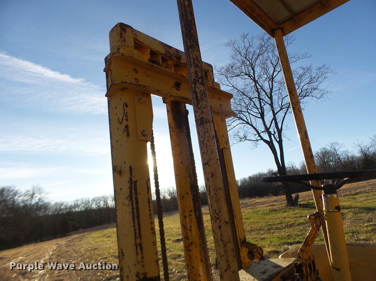 image for item DB9861 Massey-Ferguson 204 forklift