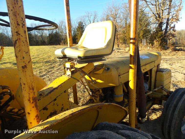 image for item DB9861 Massey-Ferguson 204 forklift