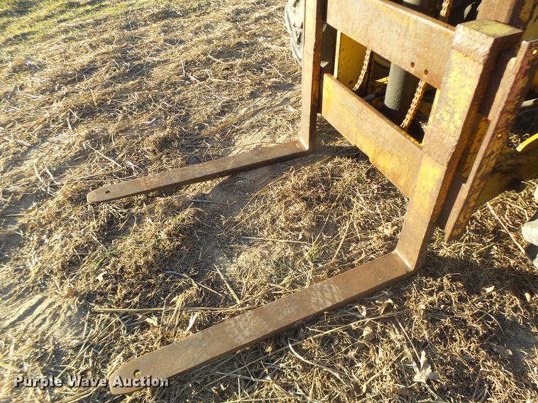 image for item DB9861 Massey-Ferguson 204 forklift