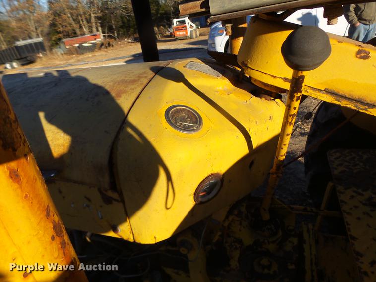 image for item DB9861 Massey-Ferguson 204 forklift