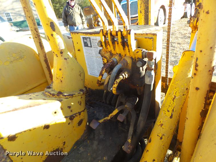 image for item DB9861 Massey-Ferguson 204 forklift