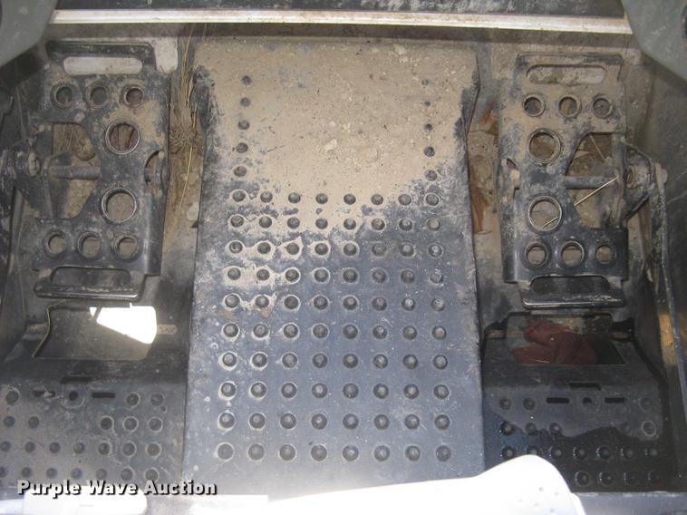 image for item DC2355 2013 Bobcat S590 skid steer