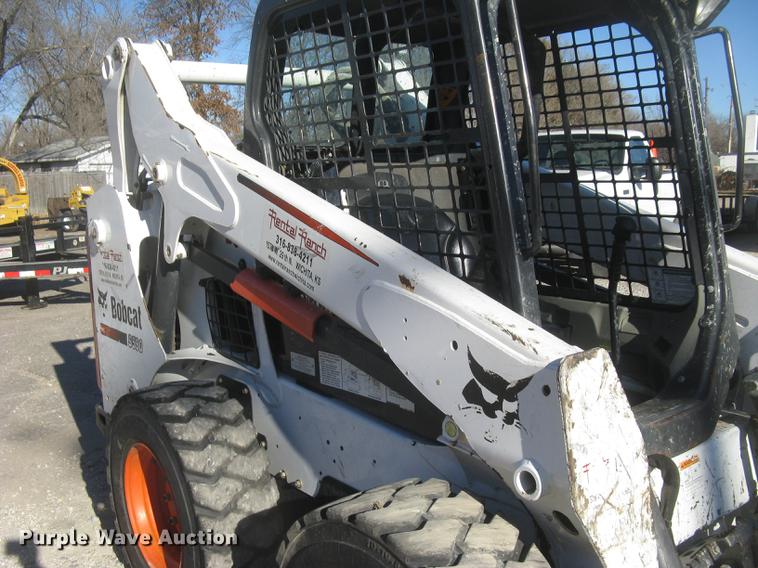 image for item DC2355 2013 Bobcat S590 skid steer