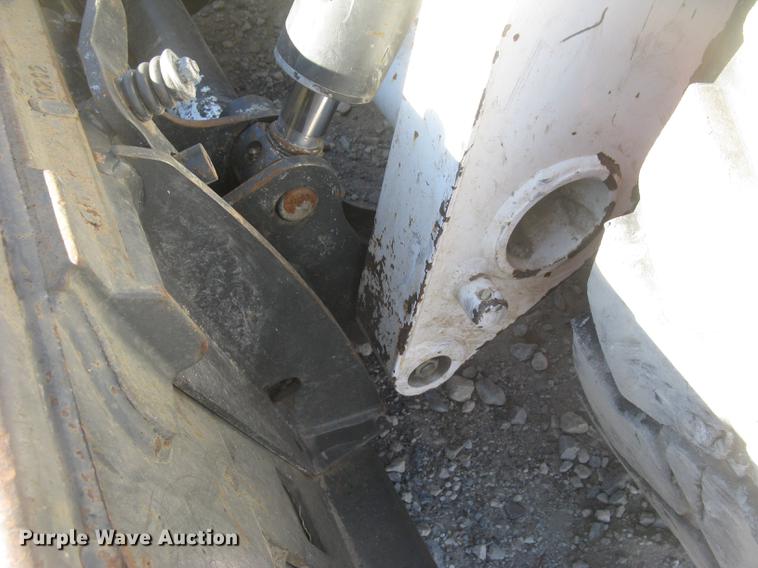 image for item DC2355 2013 Bobcat S590 skid steer